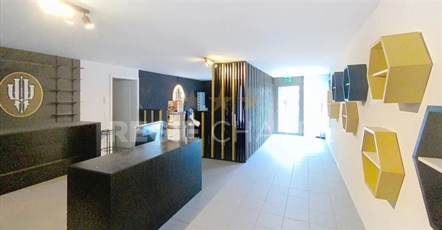 Industry 1 room - Photo 2 of 5