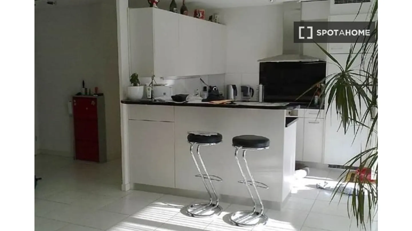 Discover, visit and rent your new home online with full confidence. - Photo 18 of 18