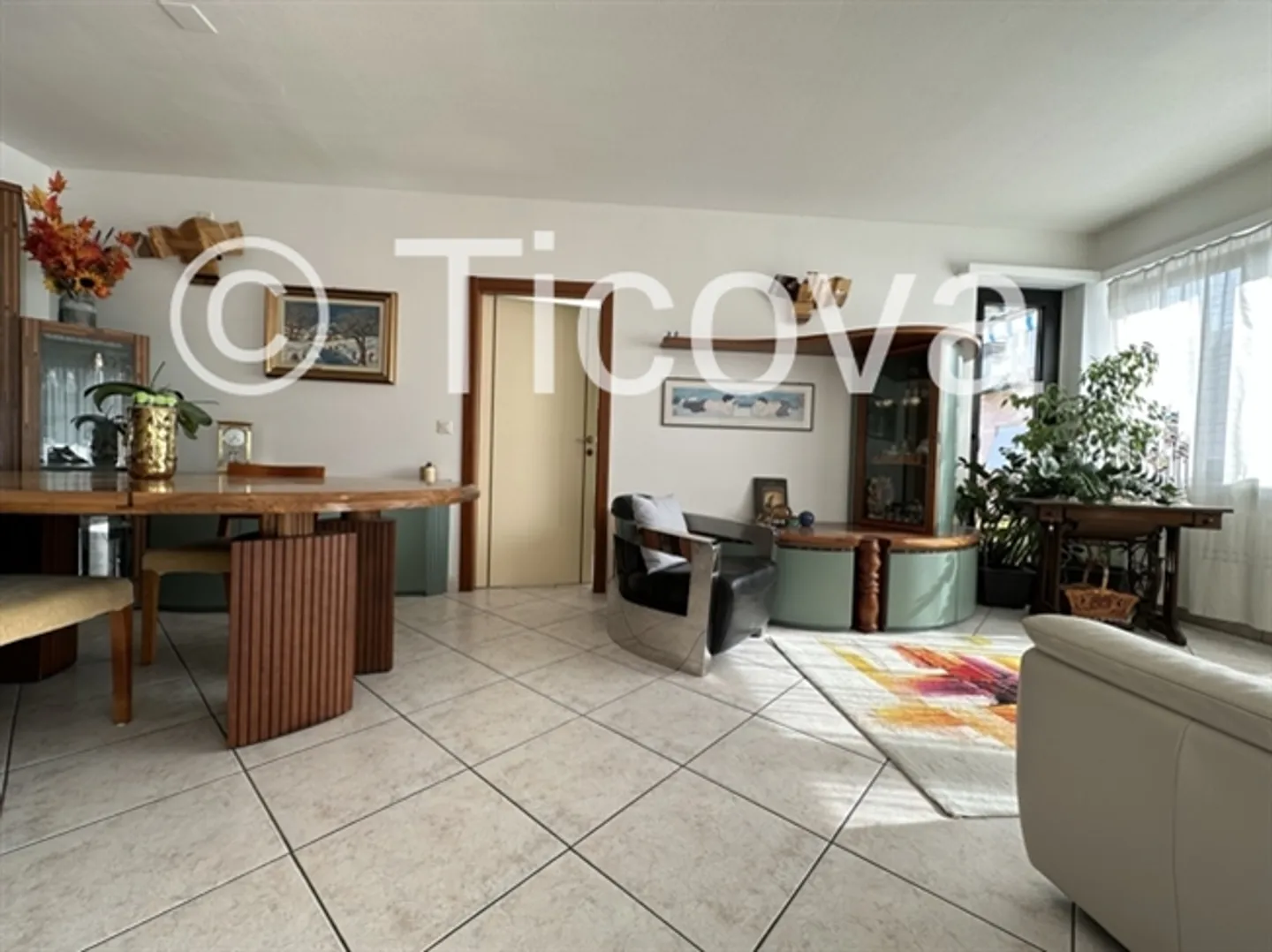 Ampio appartamento luminoso in una zona tranquilla - Balerna - Foto 2 di 8