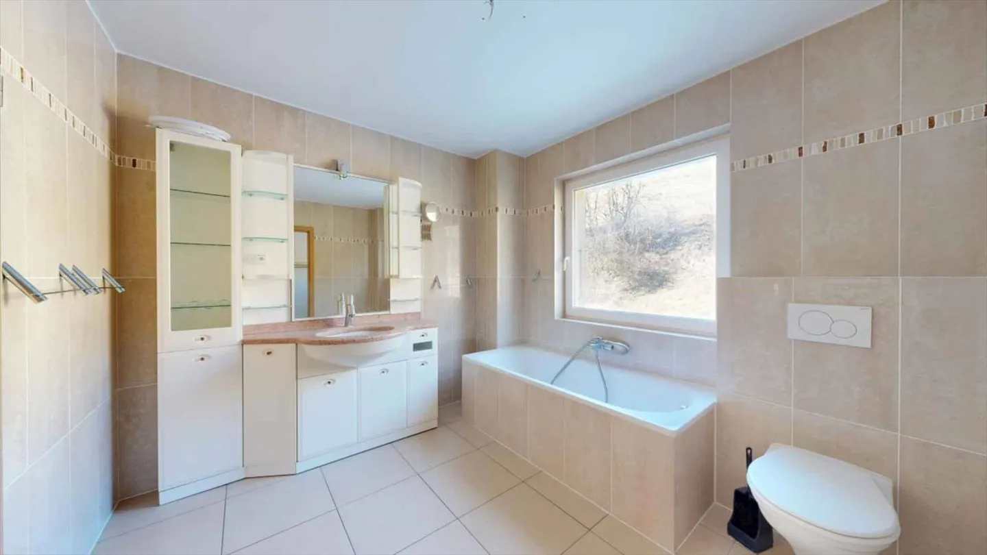 Stupendo appartamento di 4,5 stanze con vista panoramica, 2 balconi, parcheggio coperto, acquisto semplificato per stranieri - Foto 6 di 12