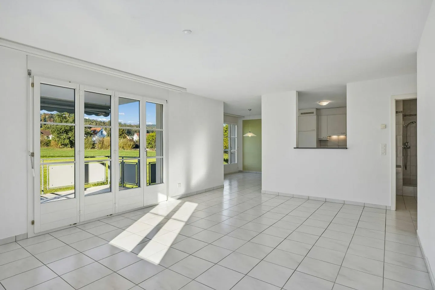 Vivere con vista - Ampio appartamento di 4,5 stanze in una bella posizione - Foto 2 di 13