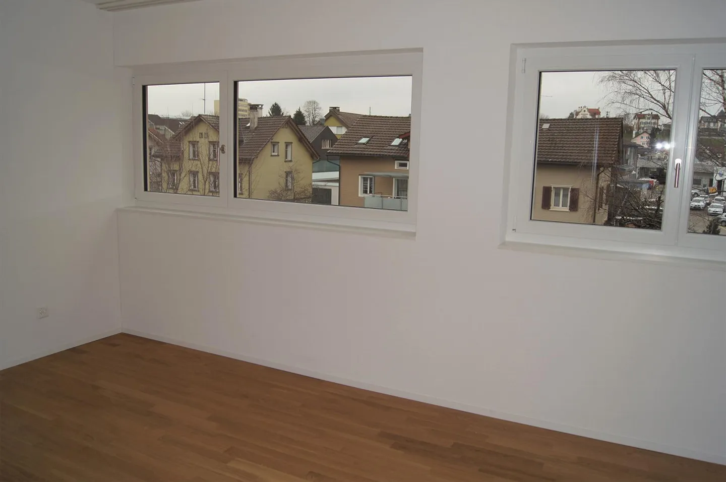 Large 3.5 Room Apartment 97m² - In the Center and Close to the Train Station - Photo 9 of 16