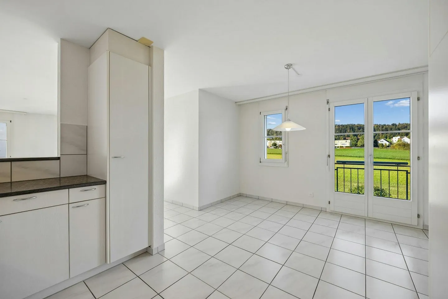 Vivere con vista - Ampio appartamento di 4,5 stanze in una bella posizione - Foto 3 di 13