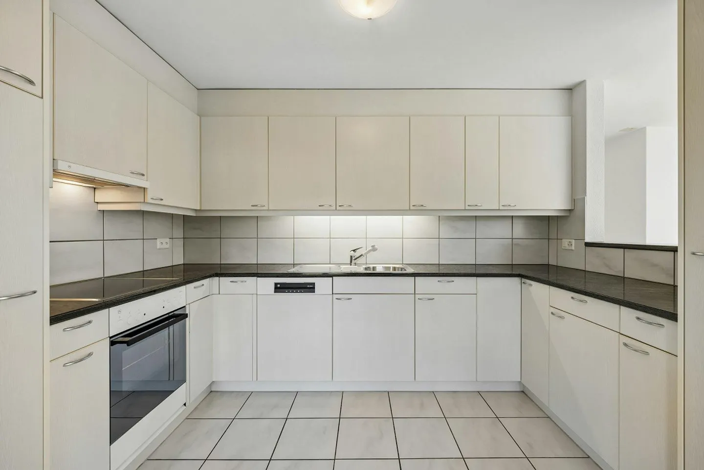 Vivere con vista - Ampio appartamento di 4,5 stanze in una bella posizione - Foto 4 di 13