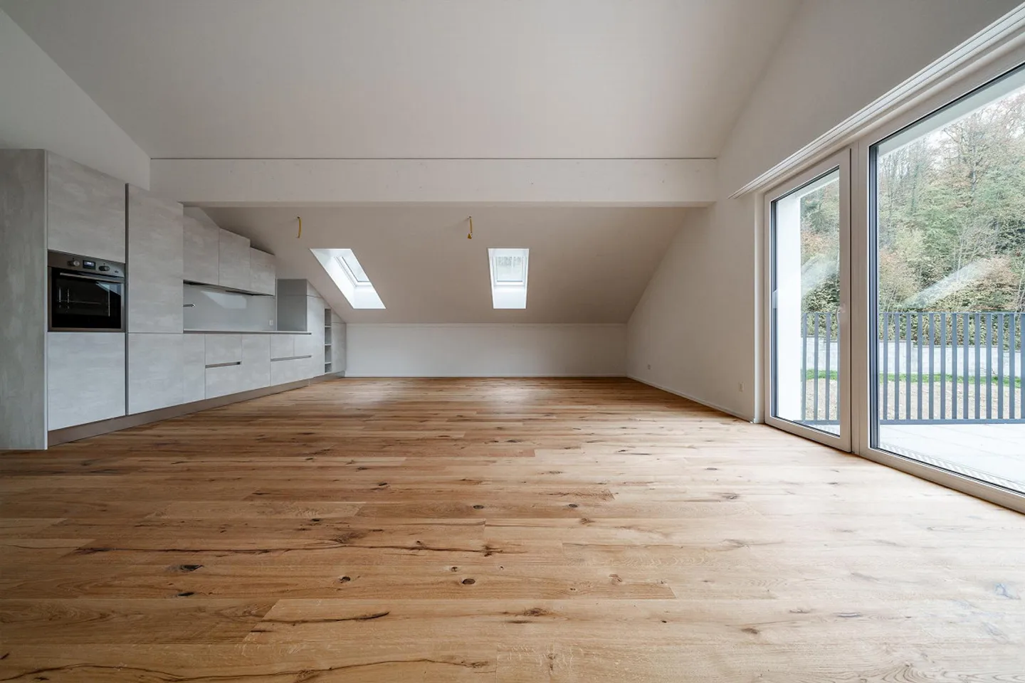 Appartamento attico nuovo di 2,5 stanze! Moderno, centrale e nel verde! - Foto 2 di 7