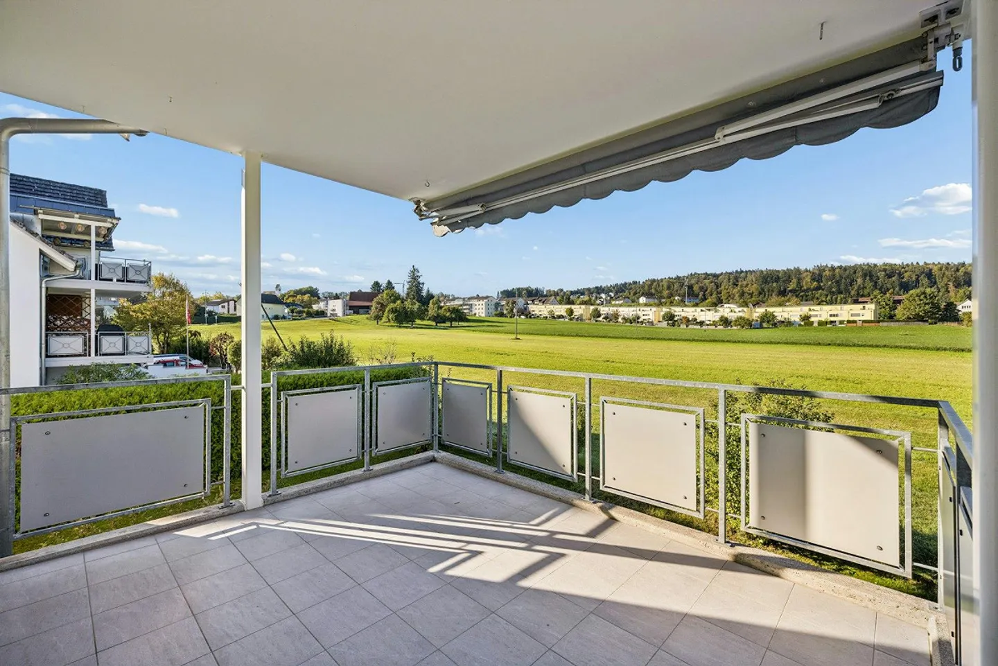 Vivere con vista - Ampio appartamento di 4,5 stanze in una bella posizione - Foto 8 di 13