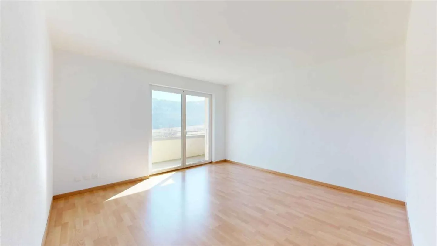 Stupendo appartamento di 4,5 stanze con vista panoramica, 2 balconi, parcheggio coperto, acquisto semplificato per stranieri - Foto 8 di 12