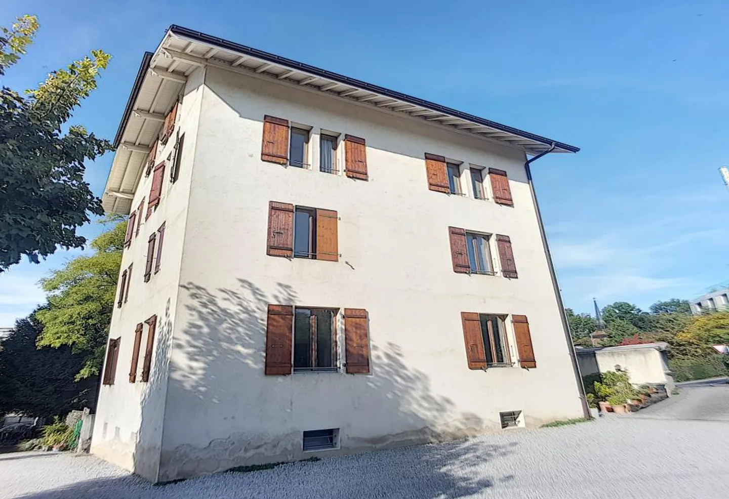 5-room apartment - Photo 1 of 7