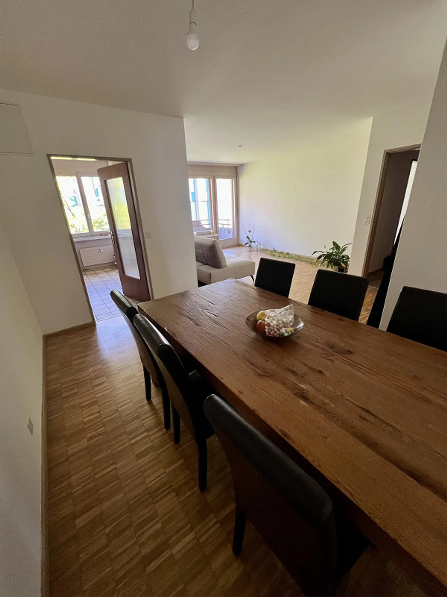 Vivere in città nella tranquillità – Appartamento 2.5 locali vicino a Basilea SBB - Foto 2 di 8