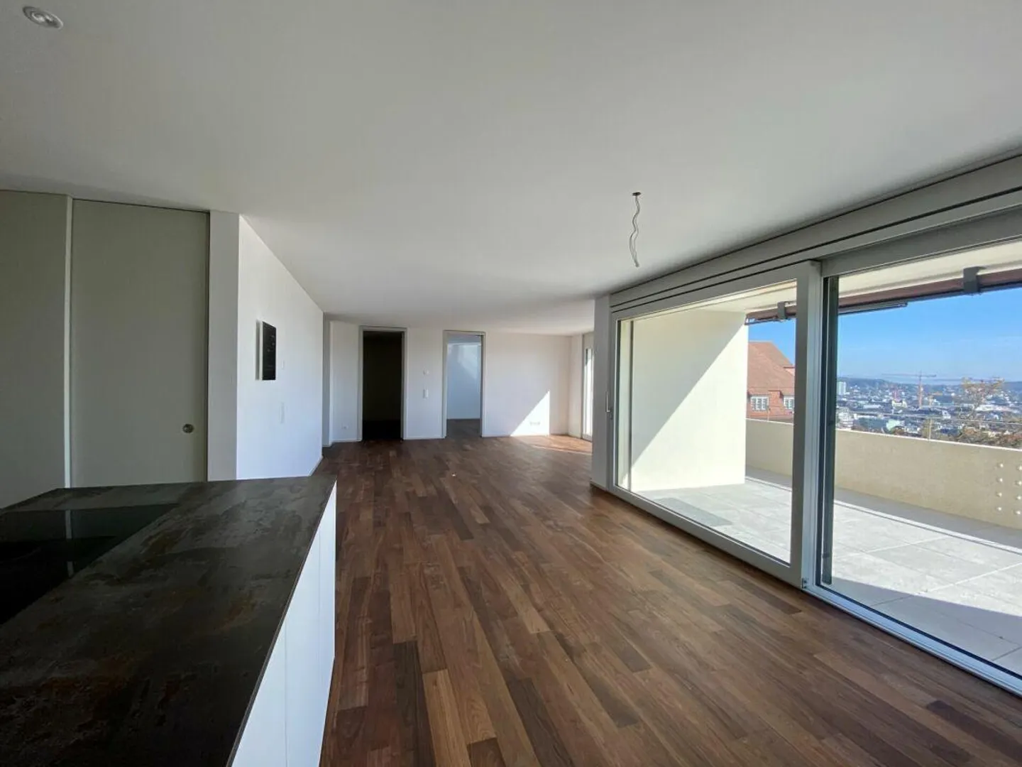 Luminoso appartamento di 3,5 stanze con vista panoramica - Foto 2 di 13