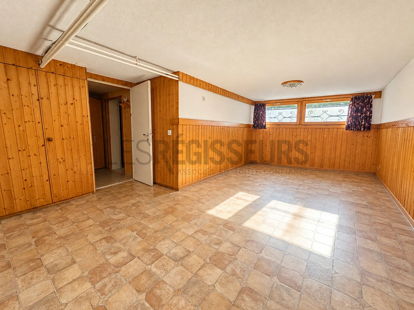 Charming Semi-Detached Villa - Photo 5 of 5