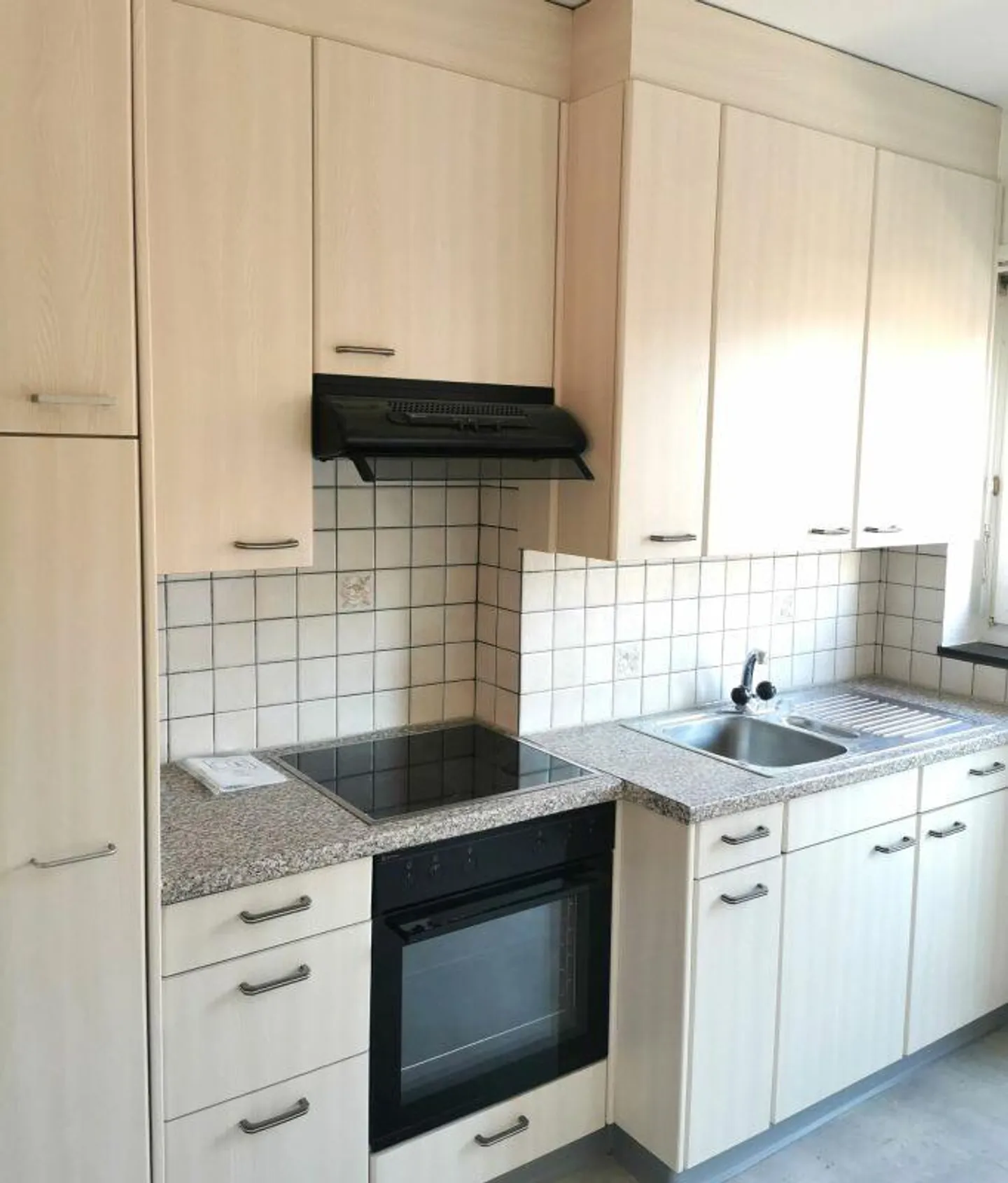 This apartment surprises at first glance! - Photo 5 of 8