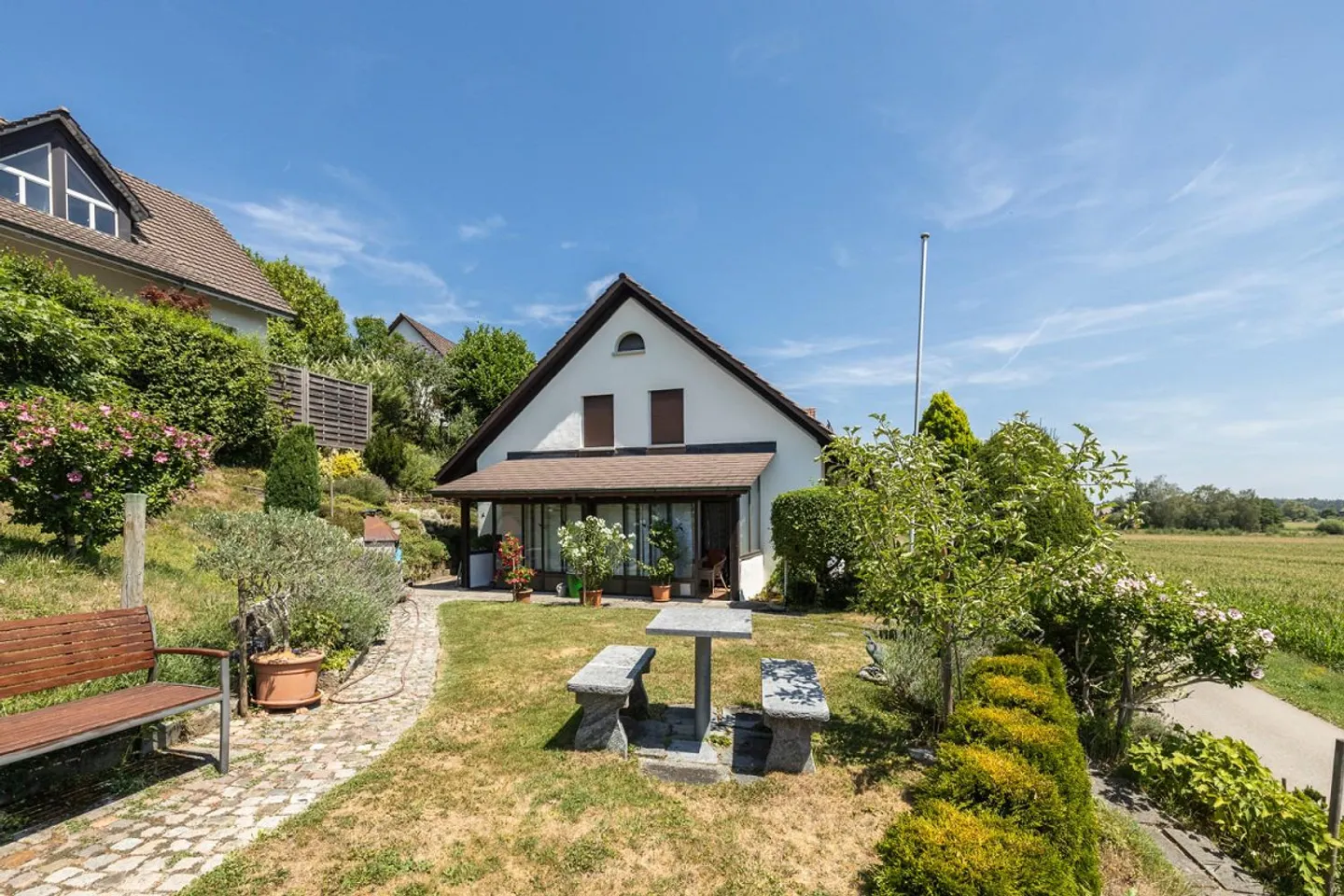Ihr Zuhause mit Traumgarten und Weitsicht - Photo 1 sur 13