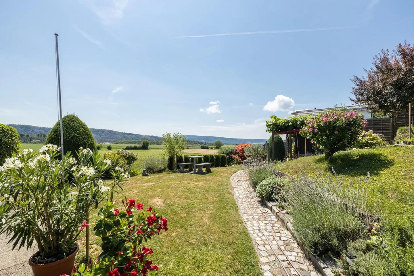 Ihr Zuhause mit Traumgarten und Weitsicht - Photo 11 sur 13