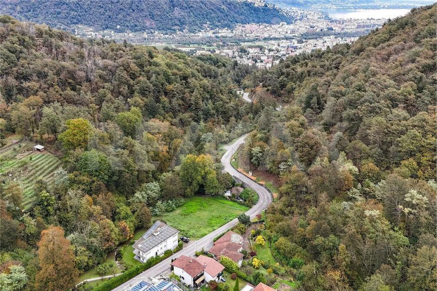 Baugrundstück mit Genehmigung - Foto 3 von 13