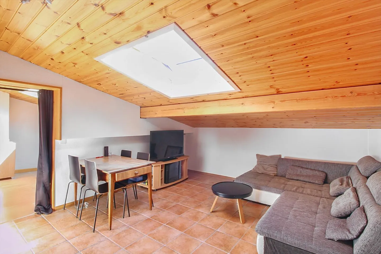 Maison contiguë 5.5 pièces - Photo 9 sur 13