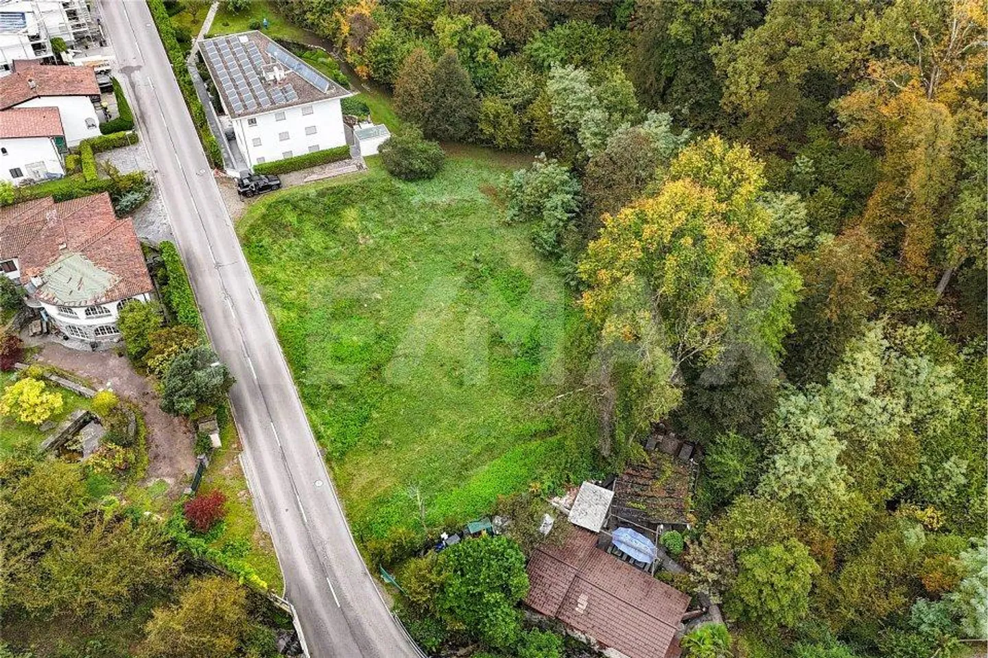 Baugrundstück mit Genehmigung - Foto 6 von 13