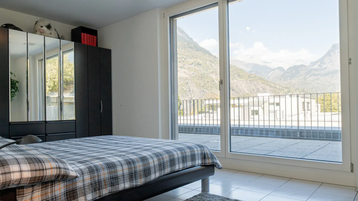 Luxuriöse Attikawohnung mit Aussicht - Foto 8 von 13