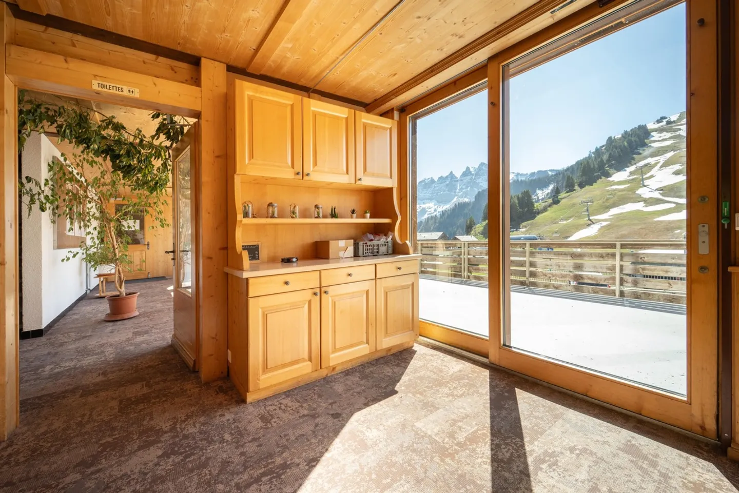 Hotel for sale - Photo 6 of 14
