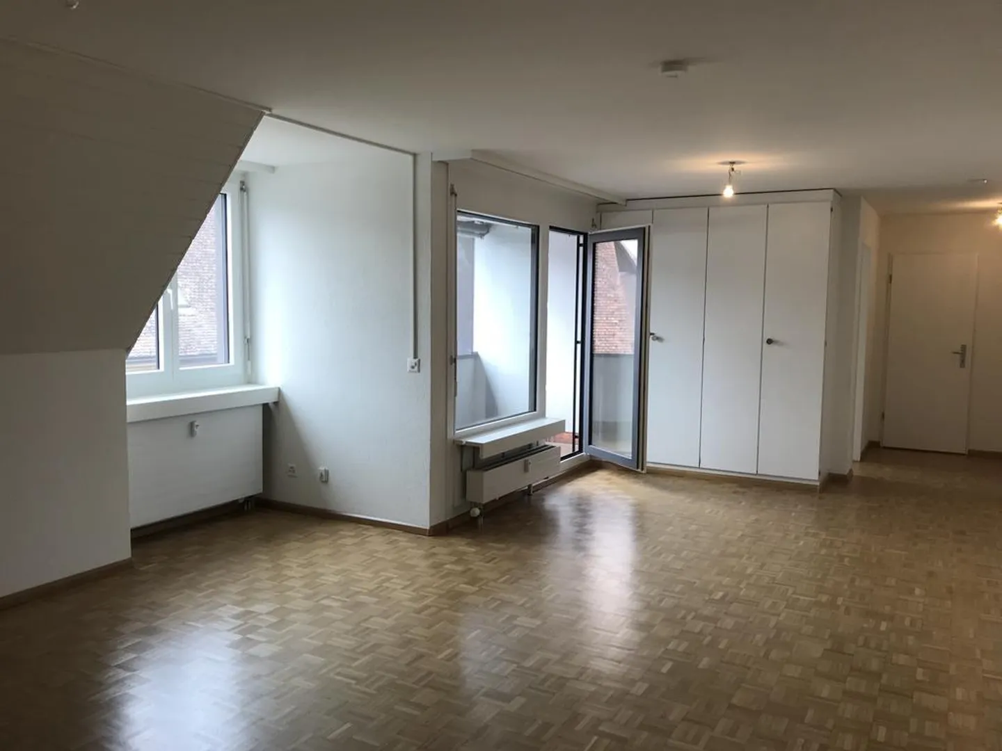 3.5-ROOM APARTMENT IN A CENTRAL LOCATION IN AESCH - Photo 2 of 7
