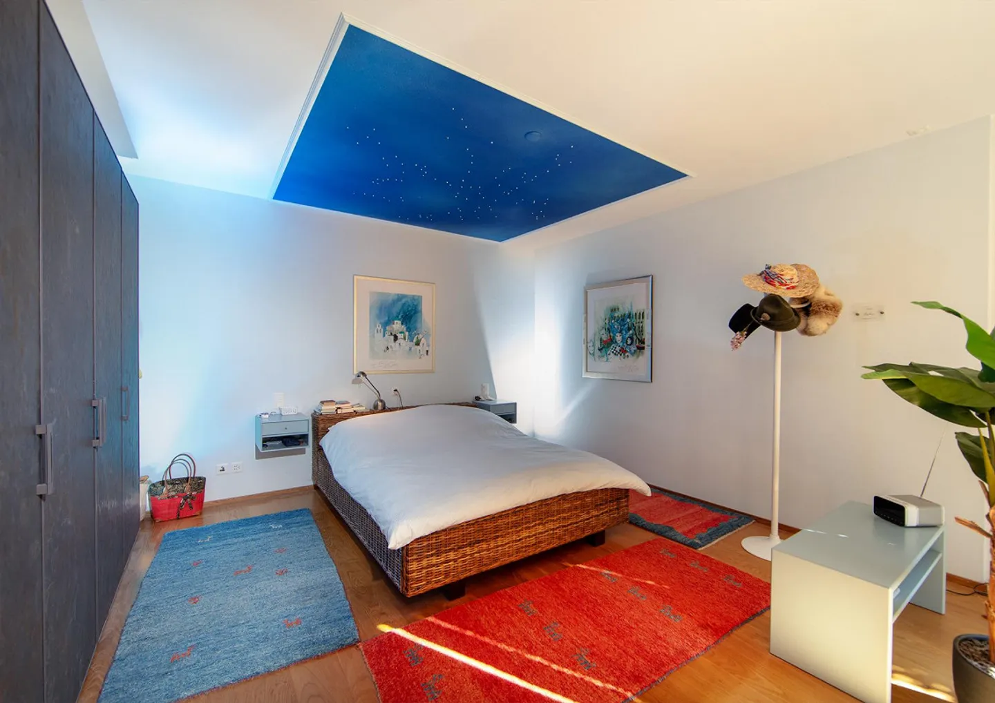 Atrium House with Pool - Photo 10 of 23