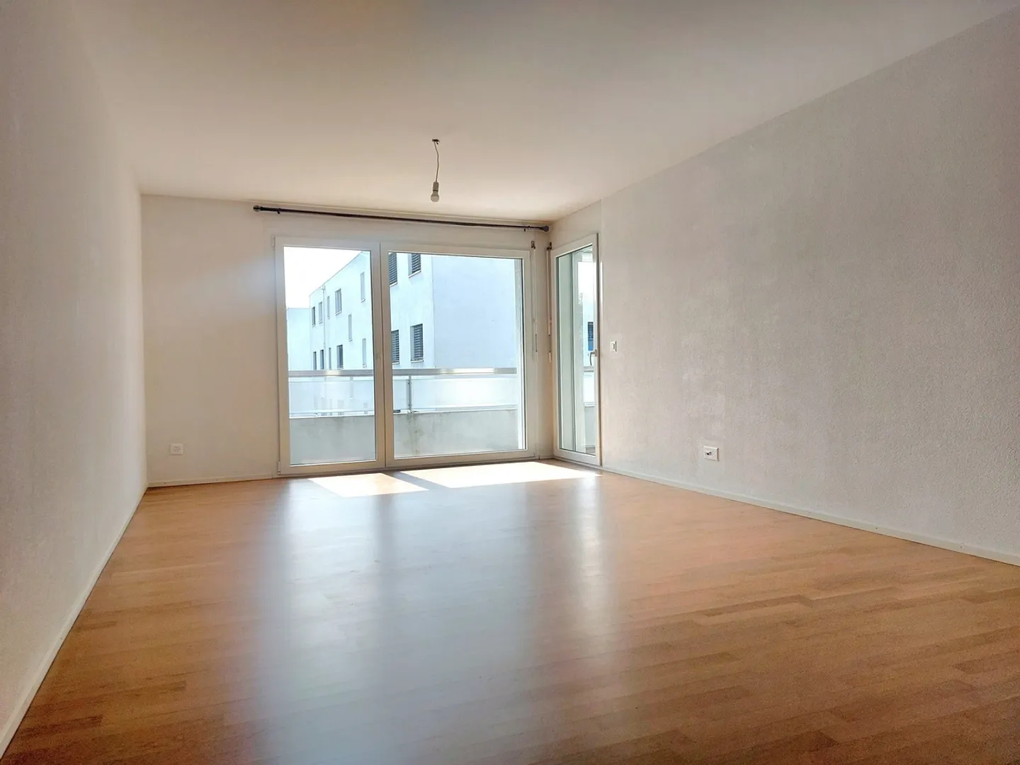 Appartamento luminoso 2.5 locali - Foto 1 di 8