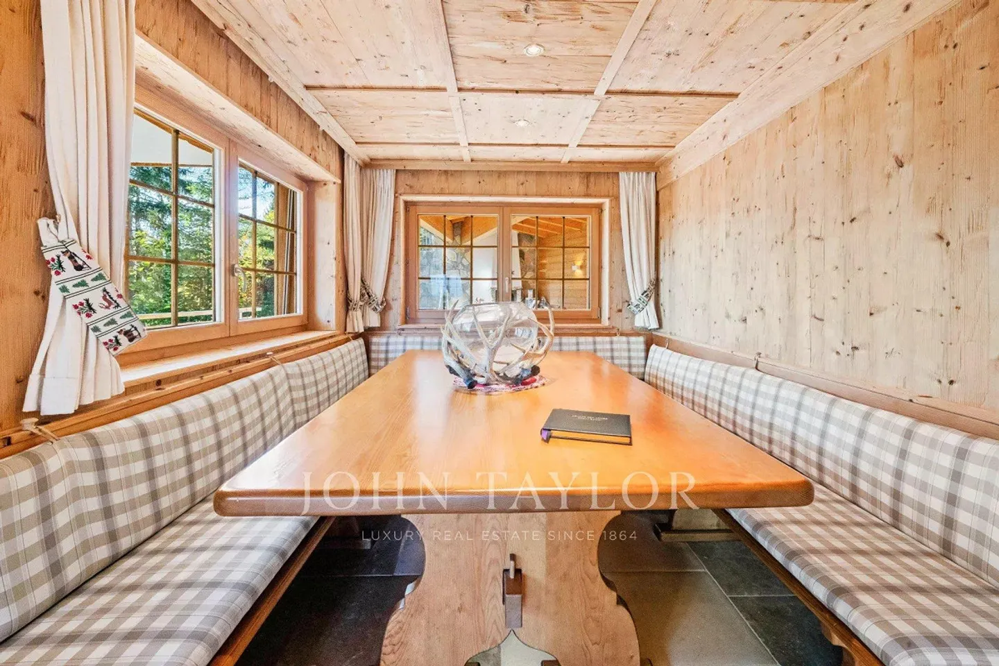 Location :  Chalet Cocooning au centre de Crans - Photo 5 of 13