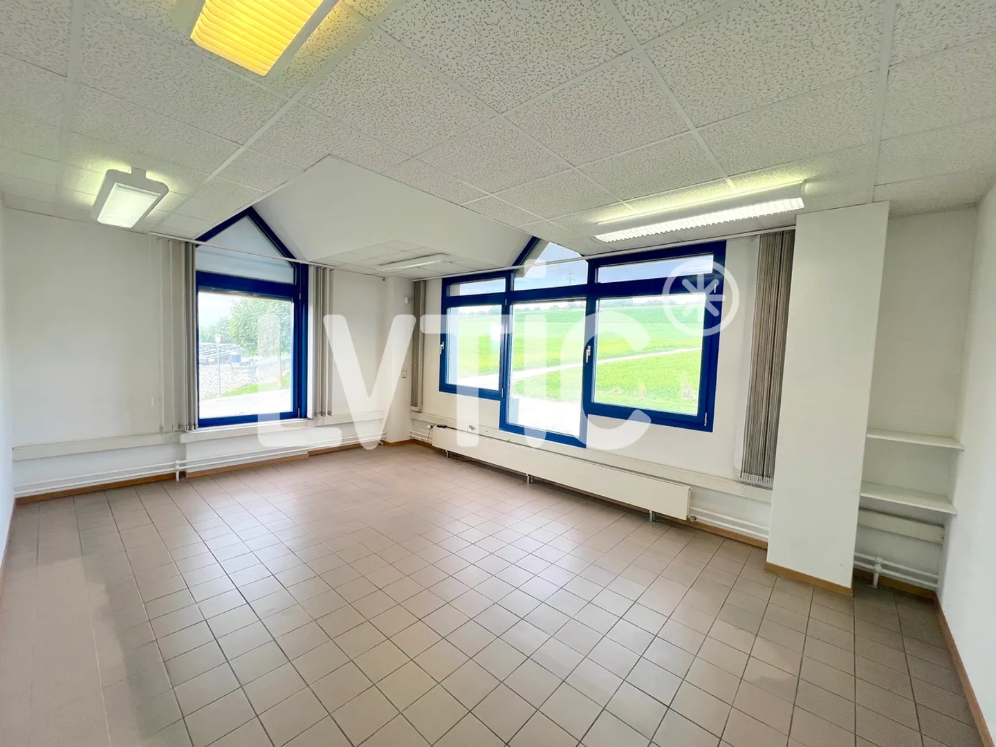 Capannone industriale, 795 m2 di spazi per uffici in affitto a Yverdon - Treycovagnes - Foto 7 di 11