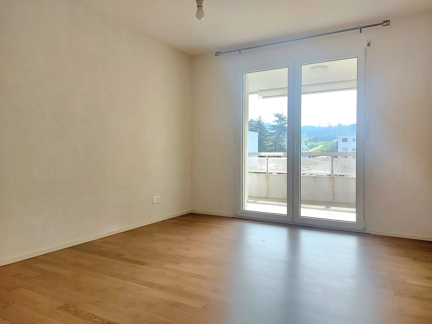 Appartamento luminoso 2.5 locali - Foto 4 di 8