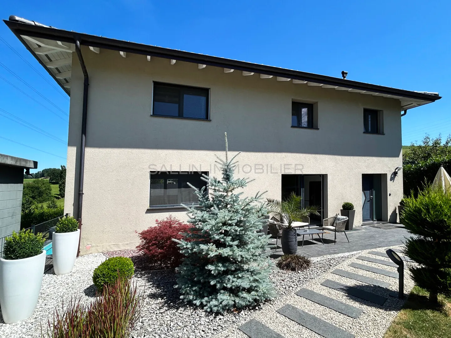 Luxusimmobilie mit Pool und 2½-Zimmer-Wohnung - Foto 11 von 11