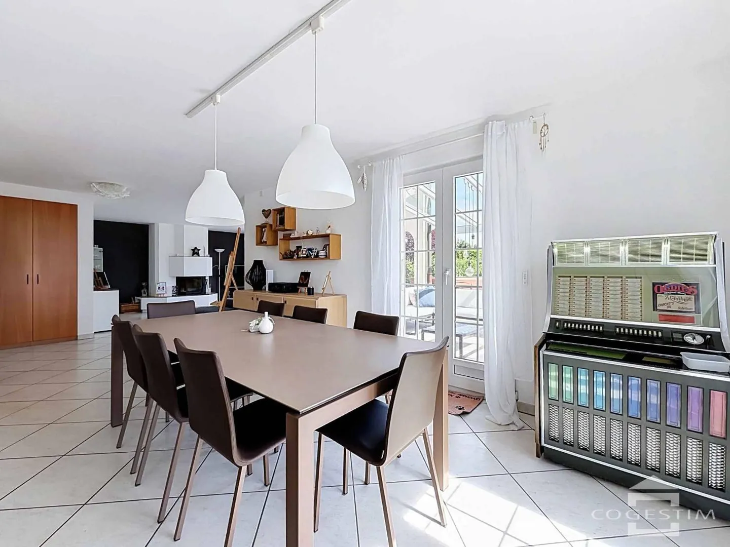 Detached villa with 5.5 rooms and swimming pool - Photo 7 of 13