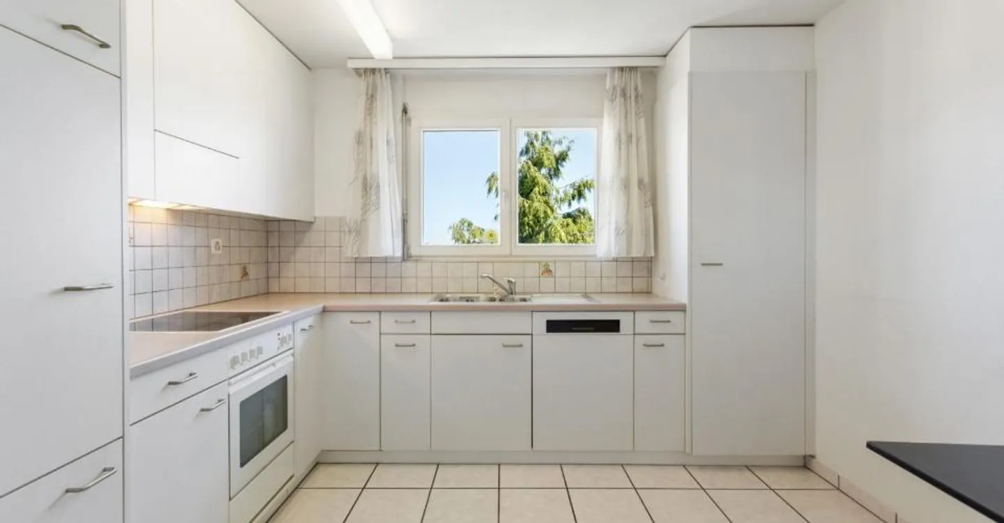 Charming 4.5-Room Apartment - Photo 2 of 5