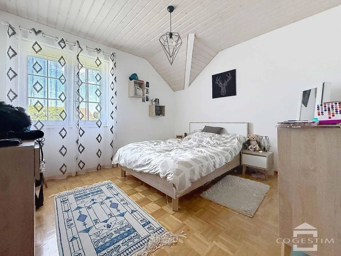 Detached villa with 5.5 rooms and swimming pool - Photo 10 of 13