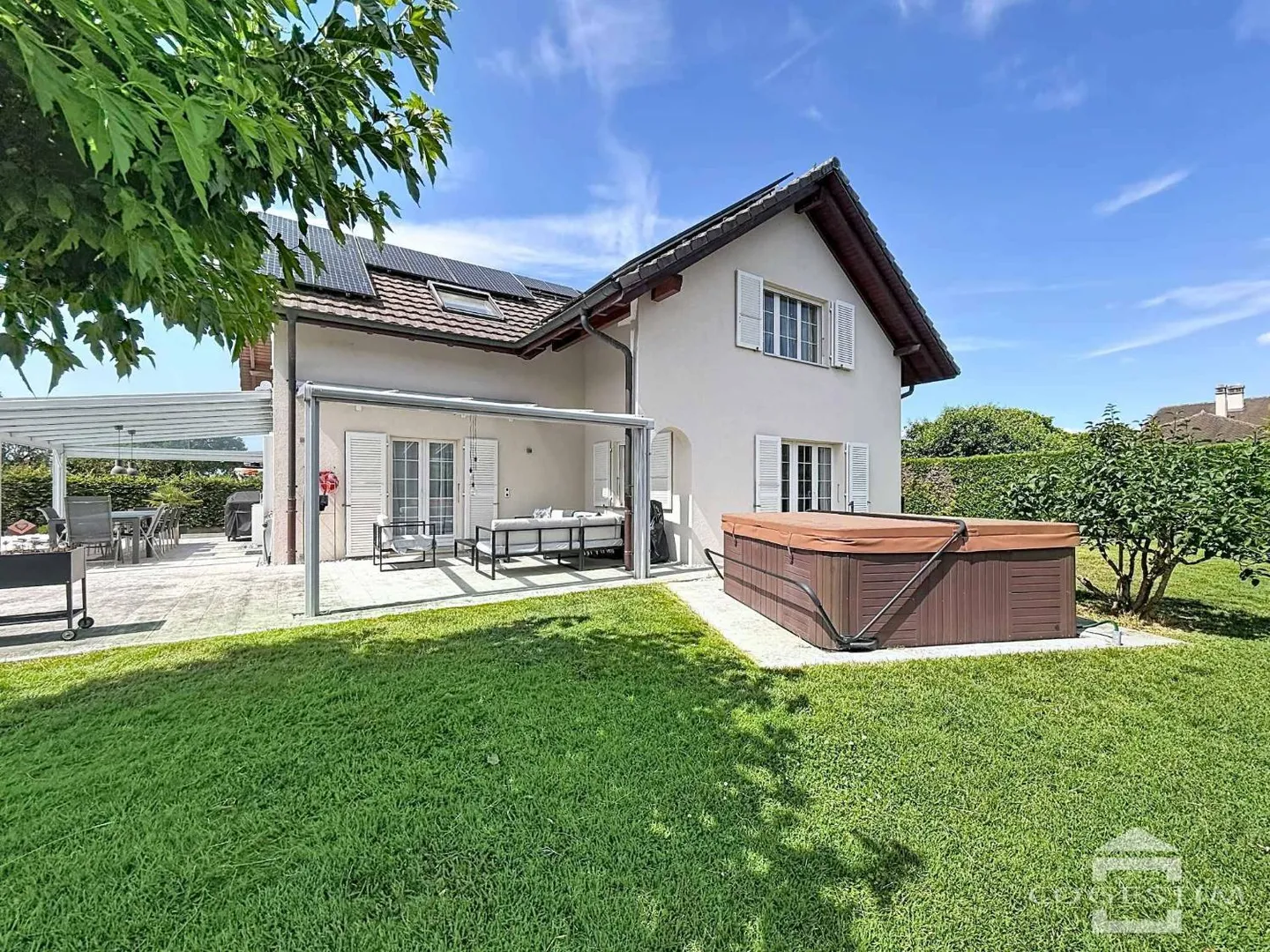 Detached villa with 5.5 rooms and swimming pool - Photo 4 of 13