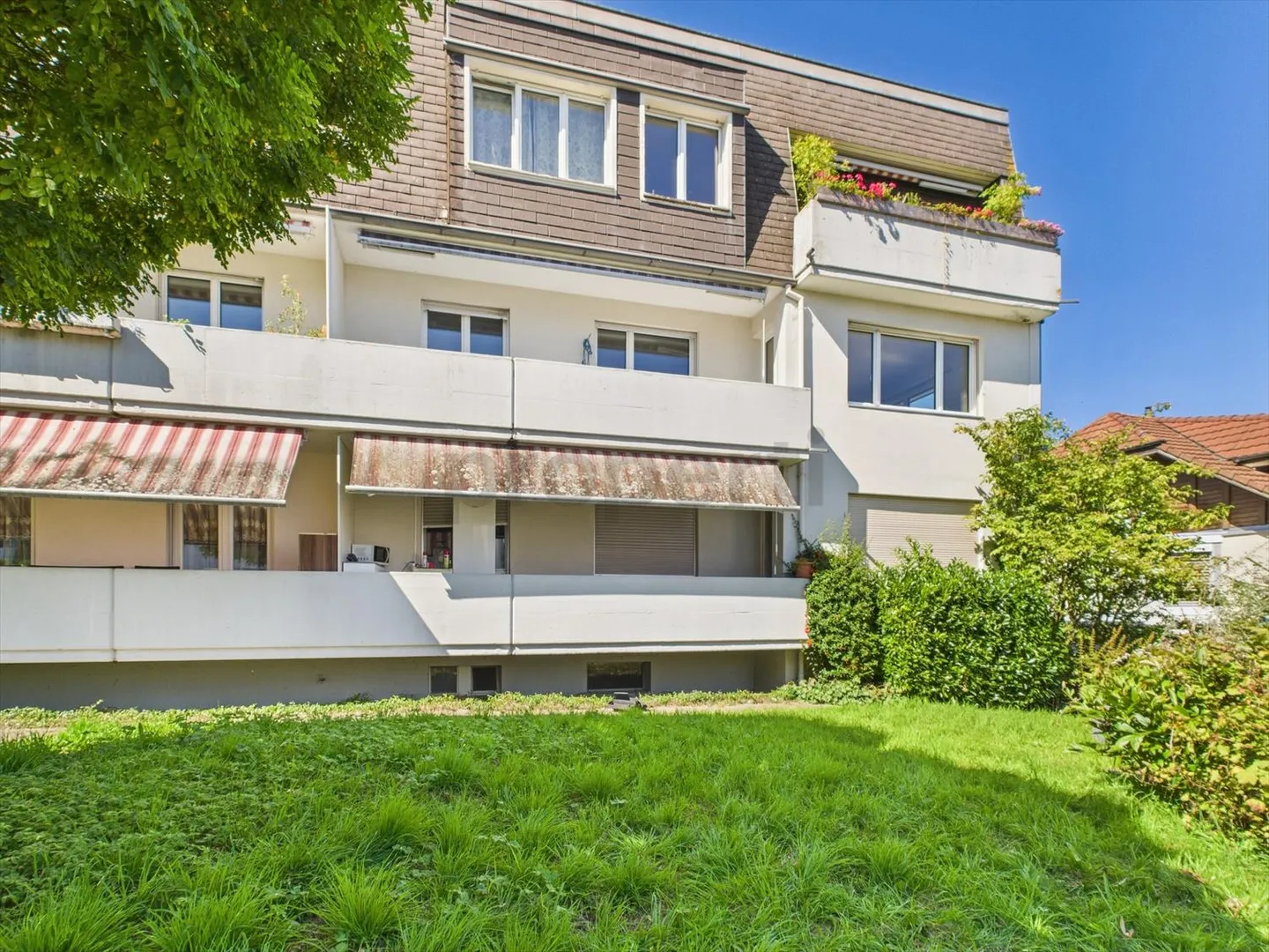 «Einmalige Chance mit Seesicht 4.5-Zimmer-Wohnung mit Potenzial in Nottwil» - Foto 11 von 13