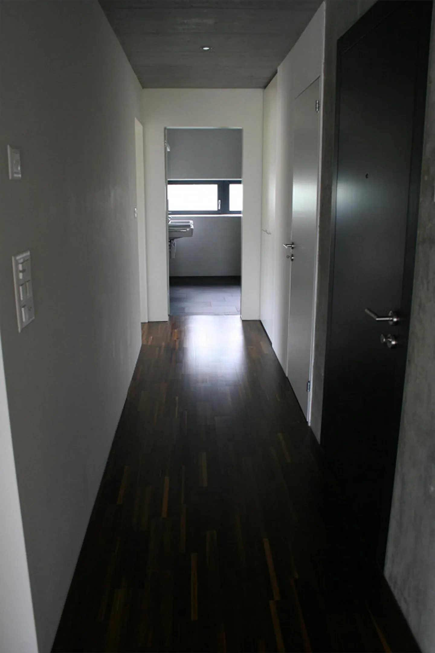 Appartement élégant avec balcon spacieux et vue sur la montagne - Photo 7 sur 8