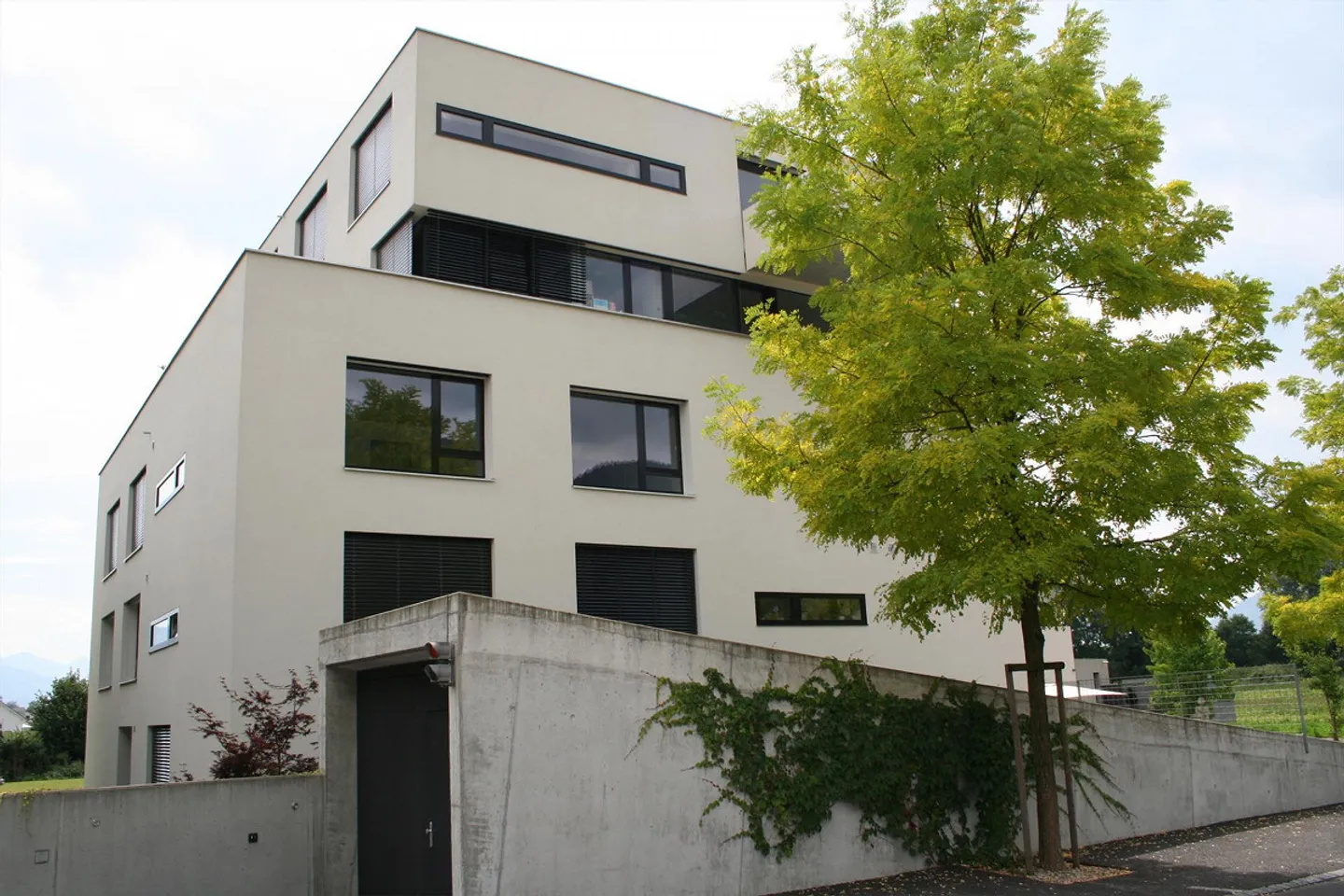 Appartement élégant avec balcon spacieux et vue sur la montagne - Photo 8 sur 8