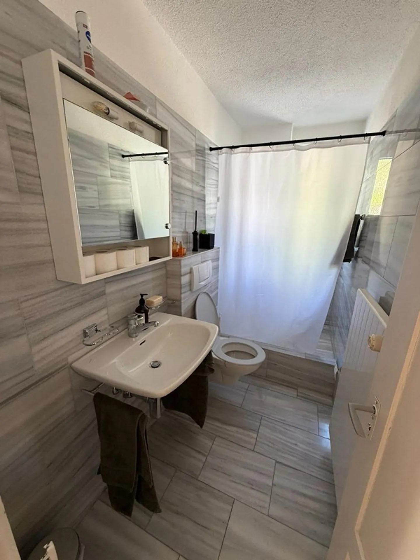 Grosse 5.5-Zimmer-Maisonettewohnung (127 m²) mit historischem Charme - Foto 12 di 29