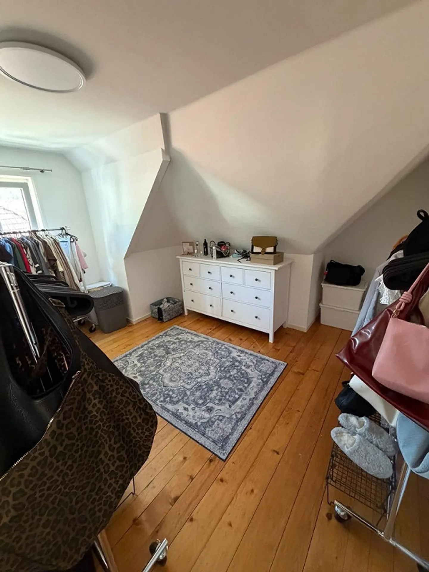Grosse 5.5-Zimmer-Maisonettewohnung (127 m²) mit historischem Charme - Foto 19 di 29