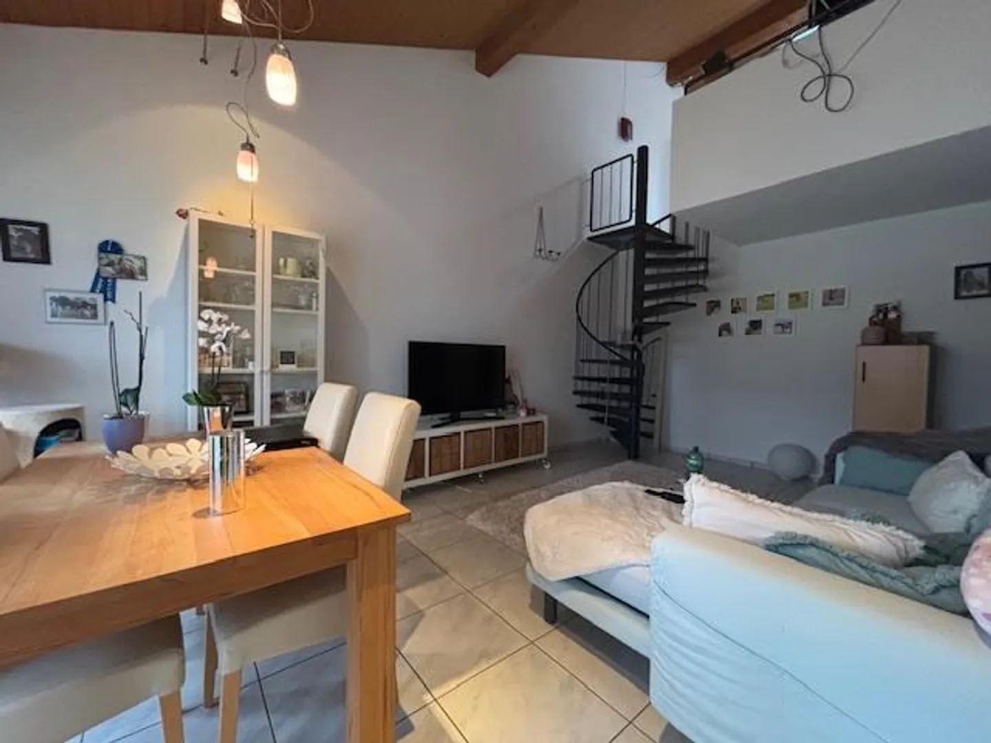 Appartamento affascinante con grande galleria - Foto 4 di 8