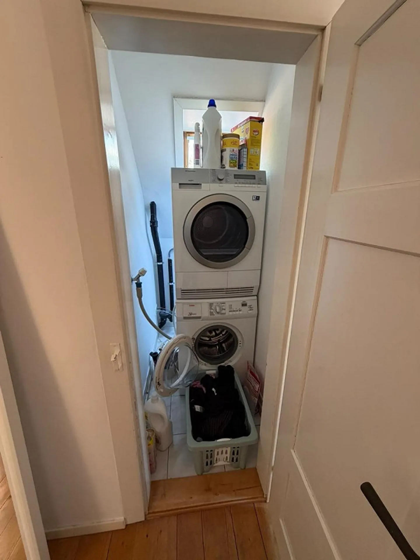 Grosse 5.5-Zimmer-Maisonettewohnung (127 m²) mit historischem Charme - Foto 24 di 29