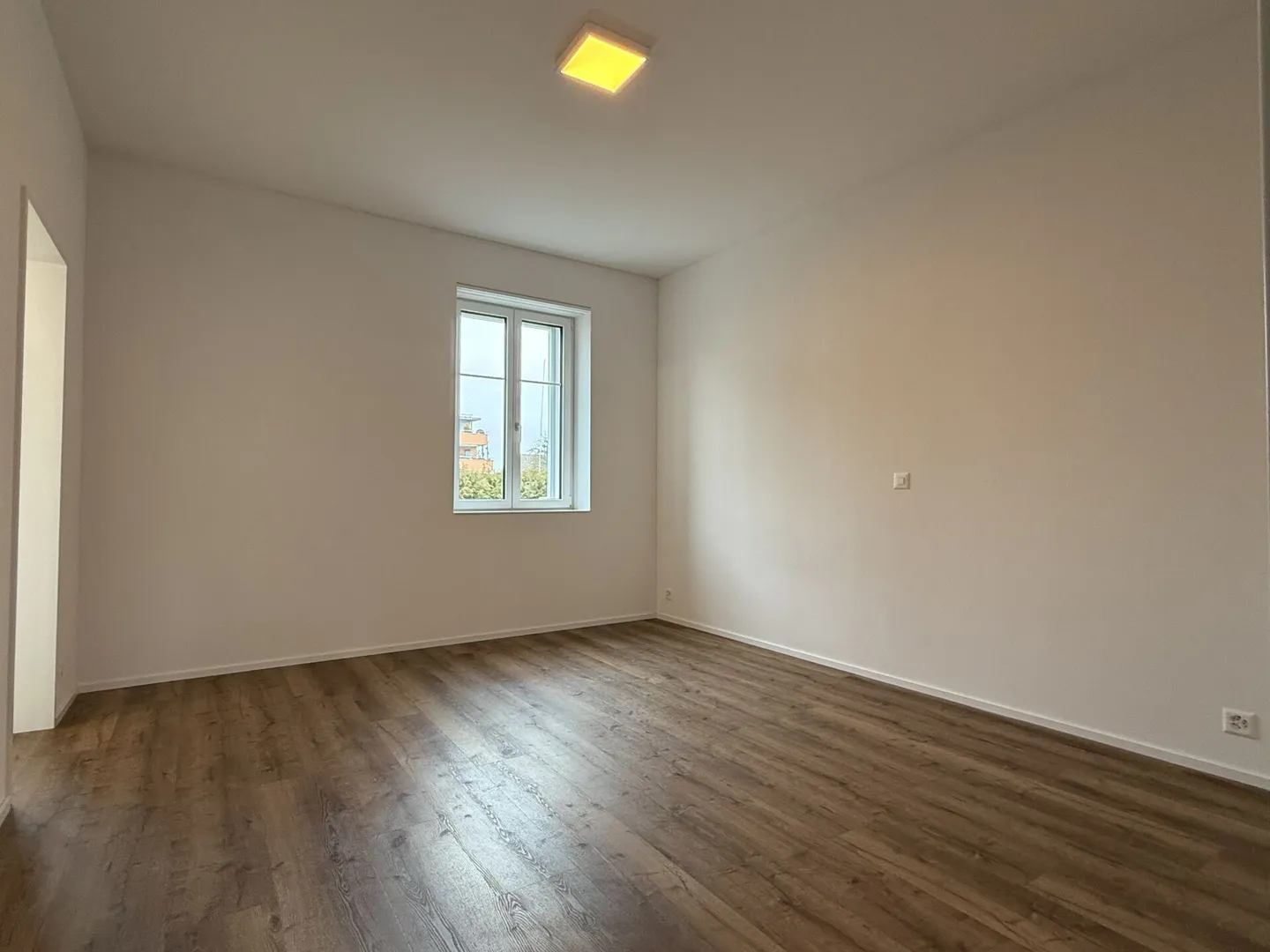 Modernes Erdgeschoss-Apartment - Foto 3 von 7