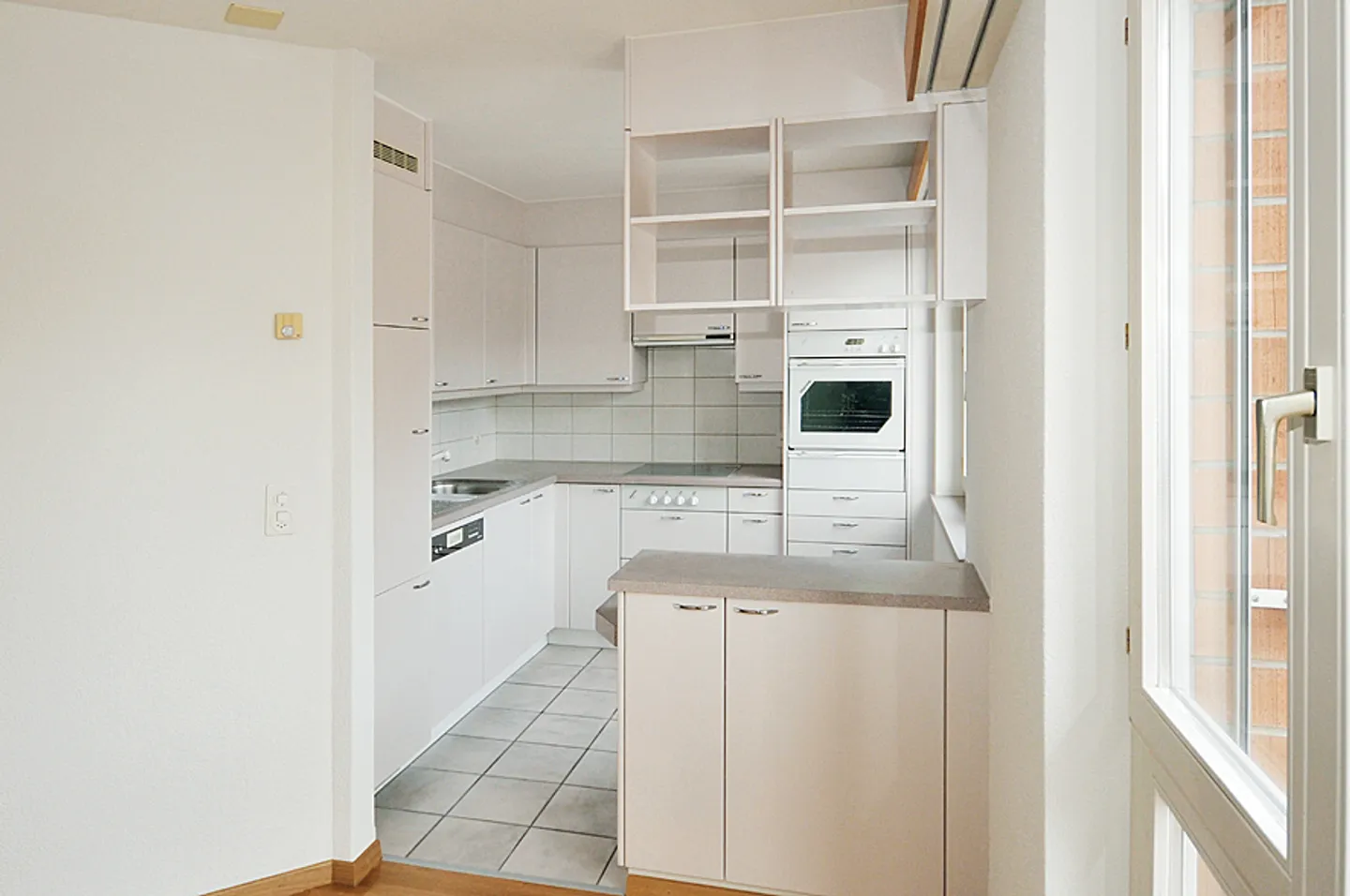 Bell'appartamento grande con camino! - Foto 3 di 8