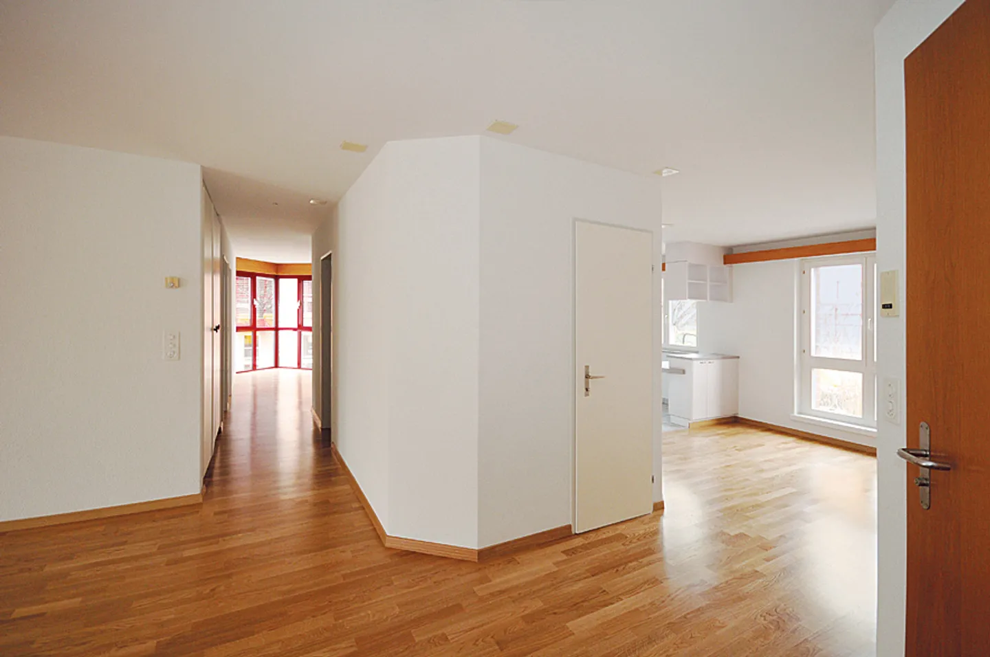 Bell'appartamento grande con camino! - Foto 6 di 8