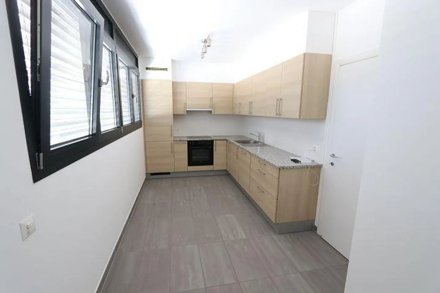 Appartement 4 1/2 pièces au 4ème étage dans un emplacement calme et ensoleillé - Photo 6 sur 20