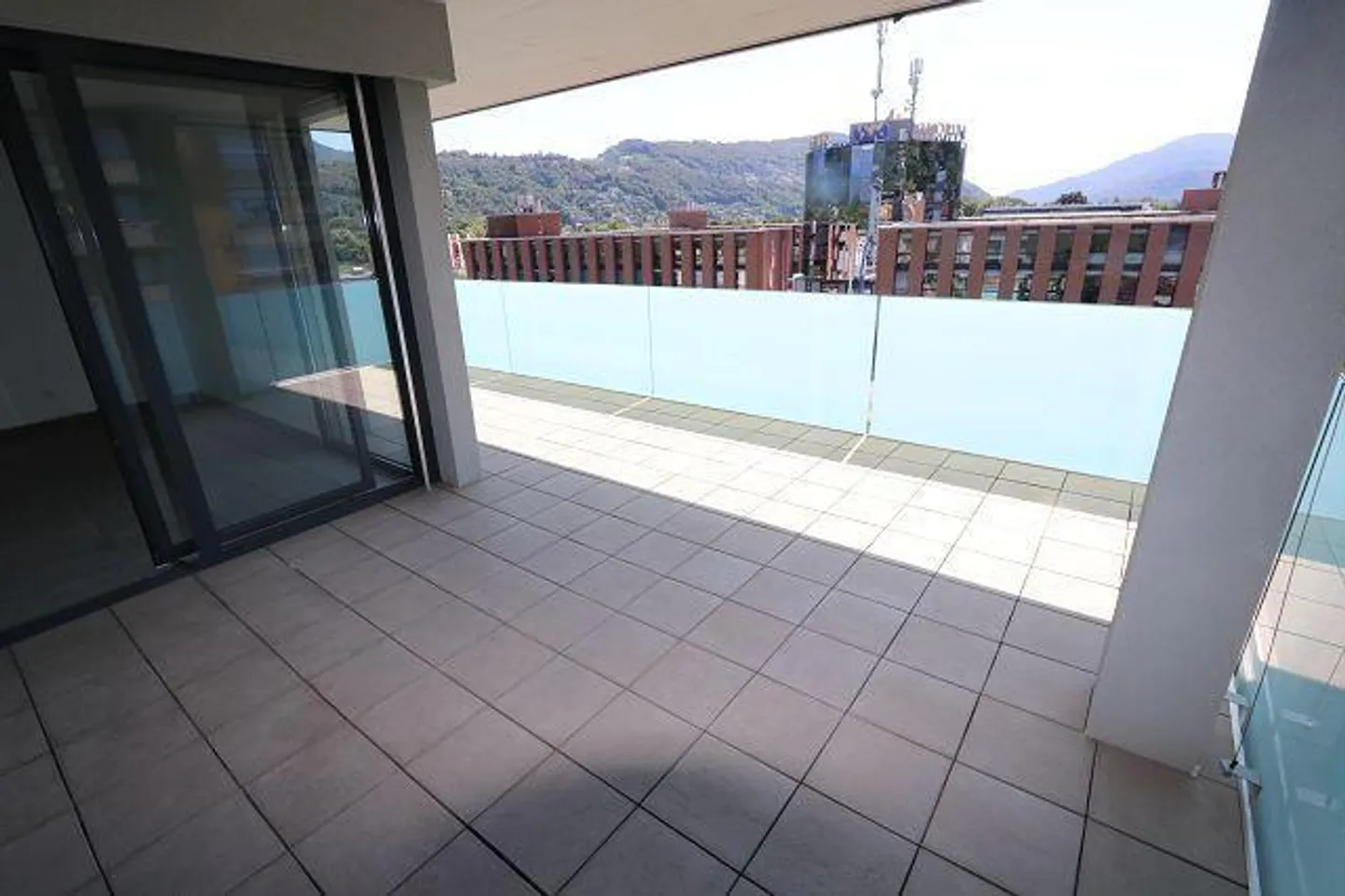 Appartement 4 1/2 pièces au 4ème étage dans un emplacement calme et ensoleillé - Photo 12 sur 20