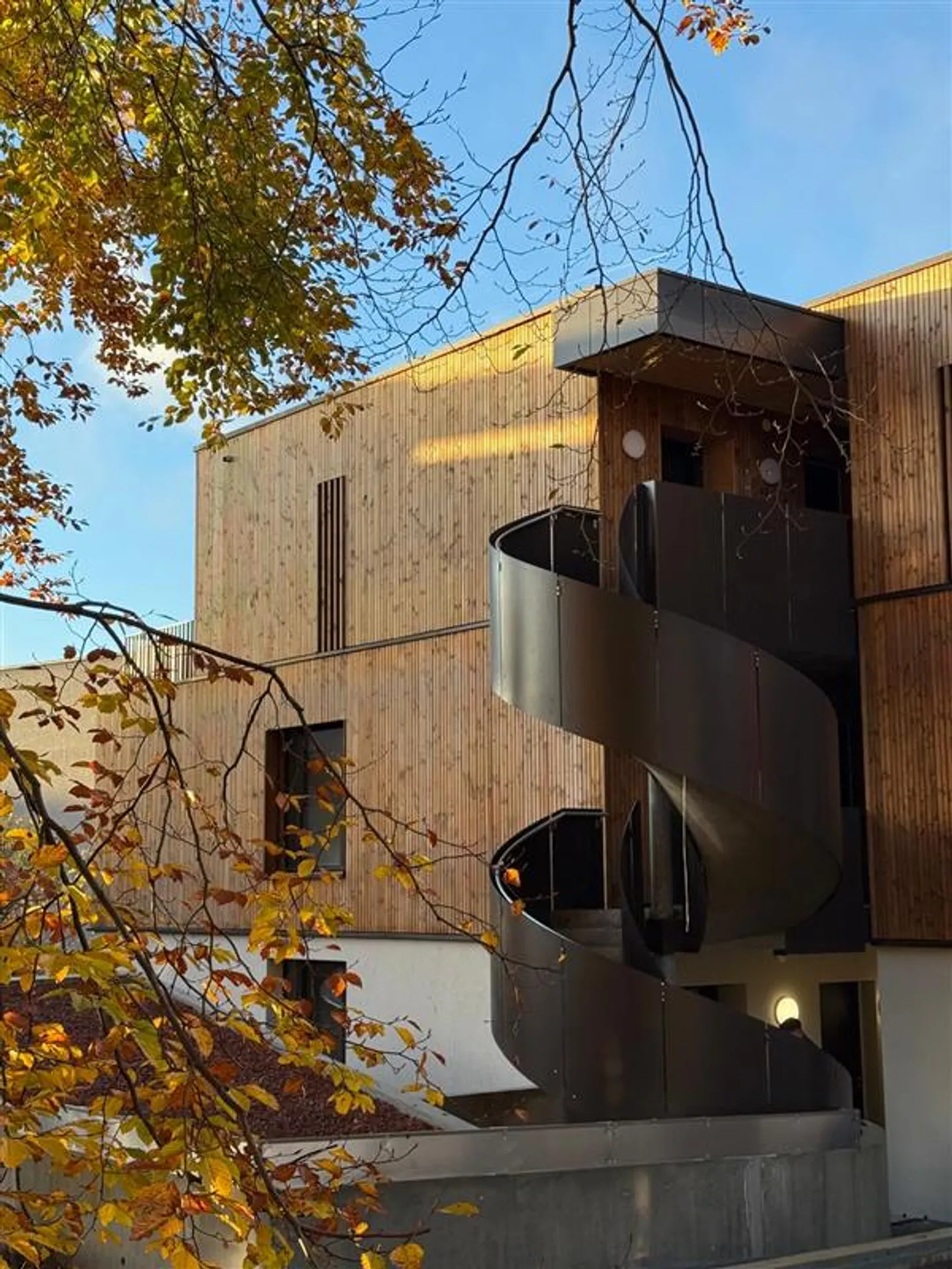 Maison contiguë 4.5 pièces - Photo 3 sur 6