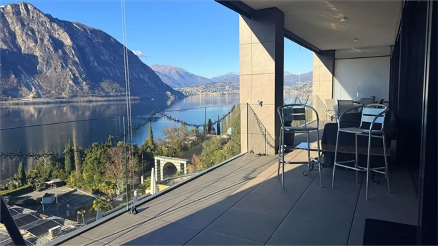 Appartamento esclusivo di 3,5 locali con grande terrazza e vista lago - Foto 2 di 16