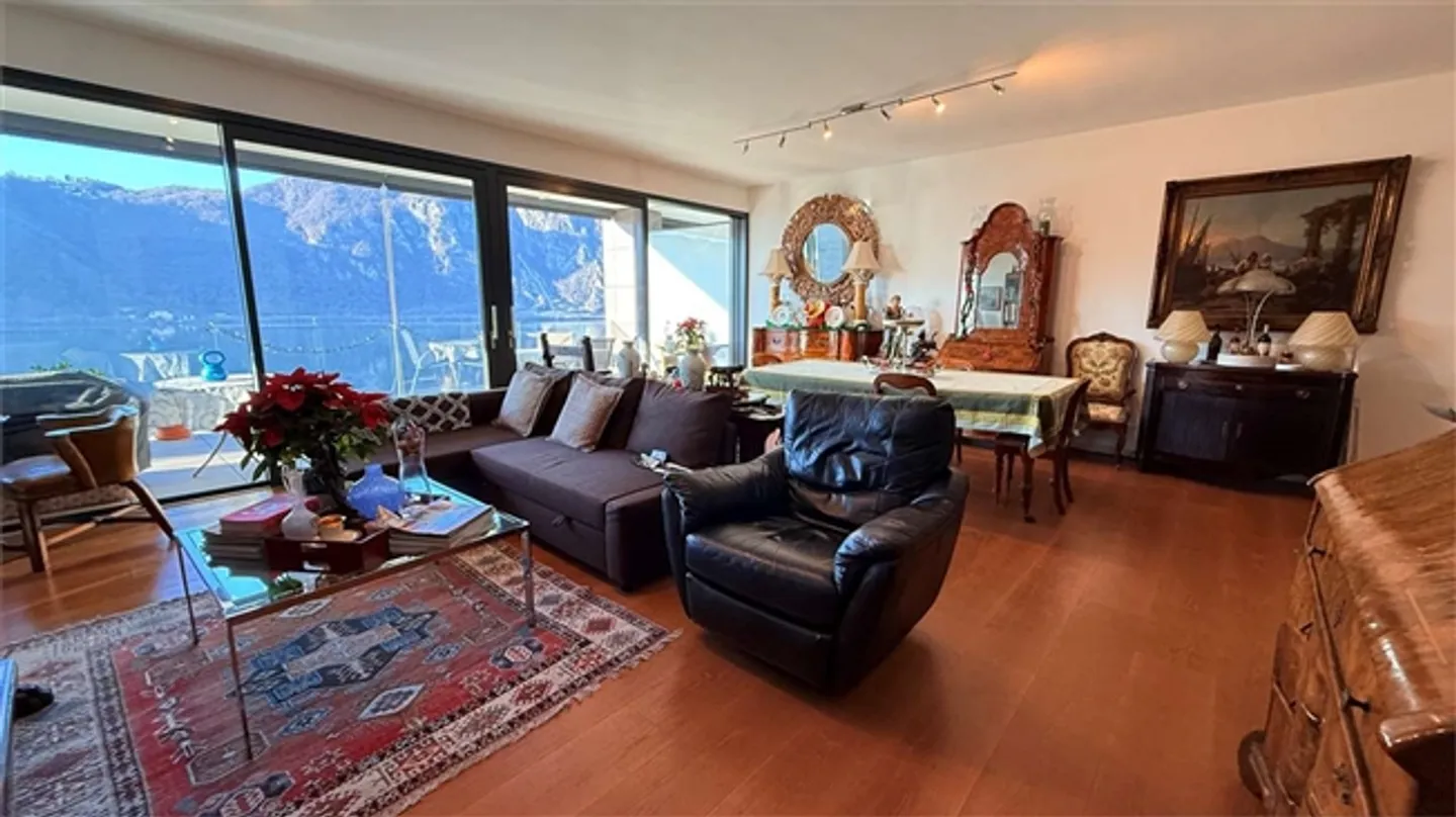 Appartamento esclusivo di 3,5 locali con grande terrazza e vista lago - Foto 3 di 16