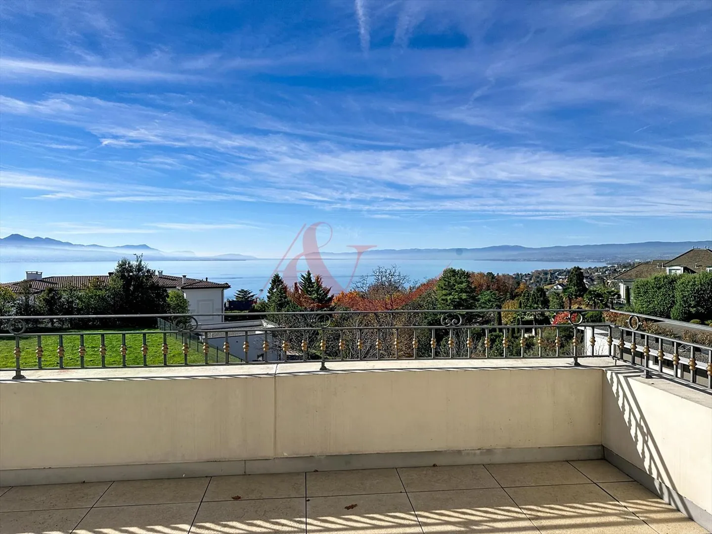 Appartement exceptionnel de 5,5 pièces avec vue imprenable sur le lac ! - Photo 1 sur 13